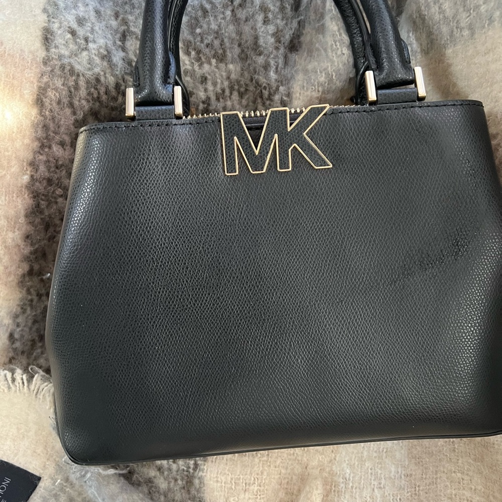 Vintage Leather Classic Michael Kors Logo Sculpted Bag